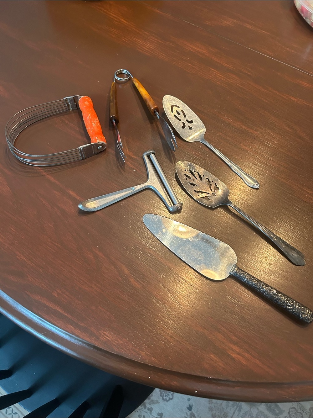 Vintage kitchen utensil lot